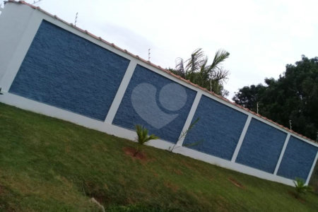 Chácara à venda com 3 quartos, sendo 1 suíte, no Centro, Araçoiaba da Serra, SP