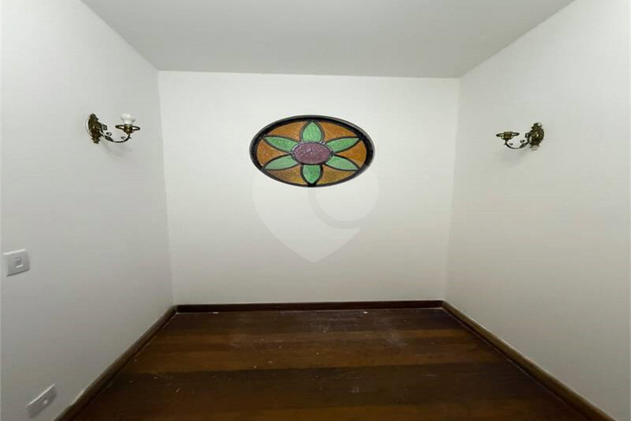 Casa à venda com 6 quartos, sendo 2 suítes, no condomínio Alpes de Mairiporã, Mairiporã - SP