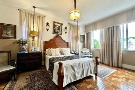 Casa à venda com 7 quartos, sendo 1 suíte, em Cosme Velho, Rio de Janeiro, RJ