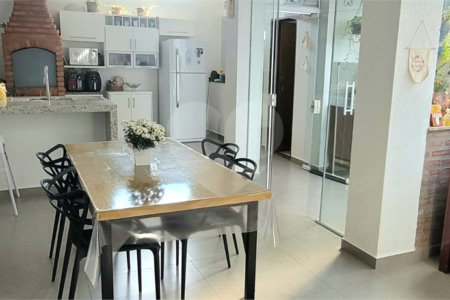 Casa com energia fotovoltaica no Terra Nova em São Carlos.