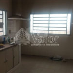 Casa térrea com 2 dormitórios.