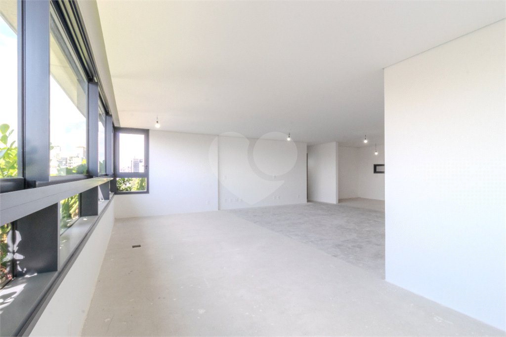 Apartamento à venda com 3 suítes em Campo Belo, São Paulo, SP