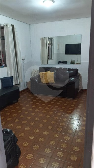 Térrea 02 dormitórios, localização privilegiada. Próximo a tudo
