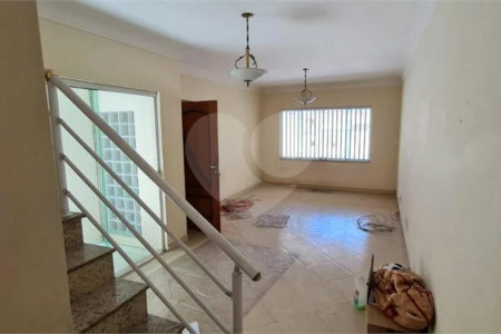 Excelente Sobrado à venda no Ipiranga c/ 220m2 - 4 Suítes/2 Vagas - 600 m. metrô Sacomã