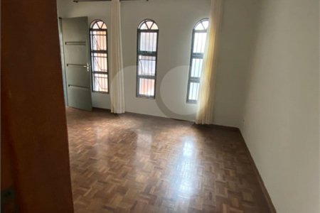 Casa à Venda no Jardim Bandeirantes