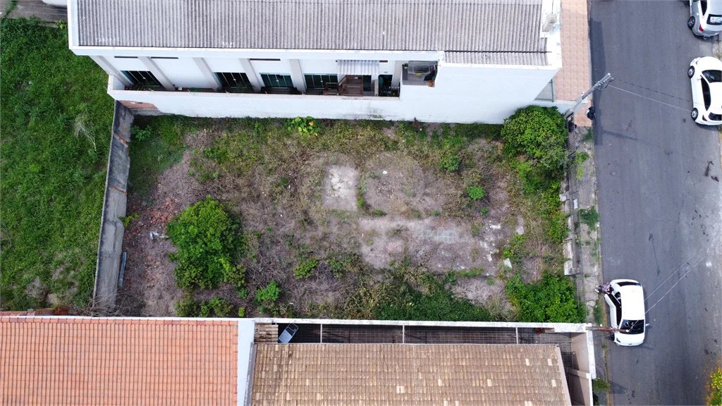 Terreno 300m² à Venda próximo ao centro á poucos metros da Avenida Champagnat