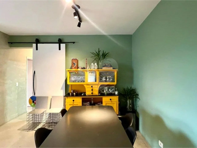 Apartamento à venda com 3 quartos, sendo 1 suíte,  em Vila Madalena, São Paulo, SP