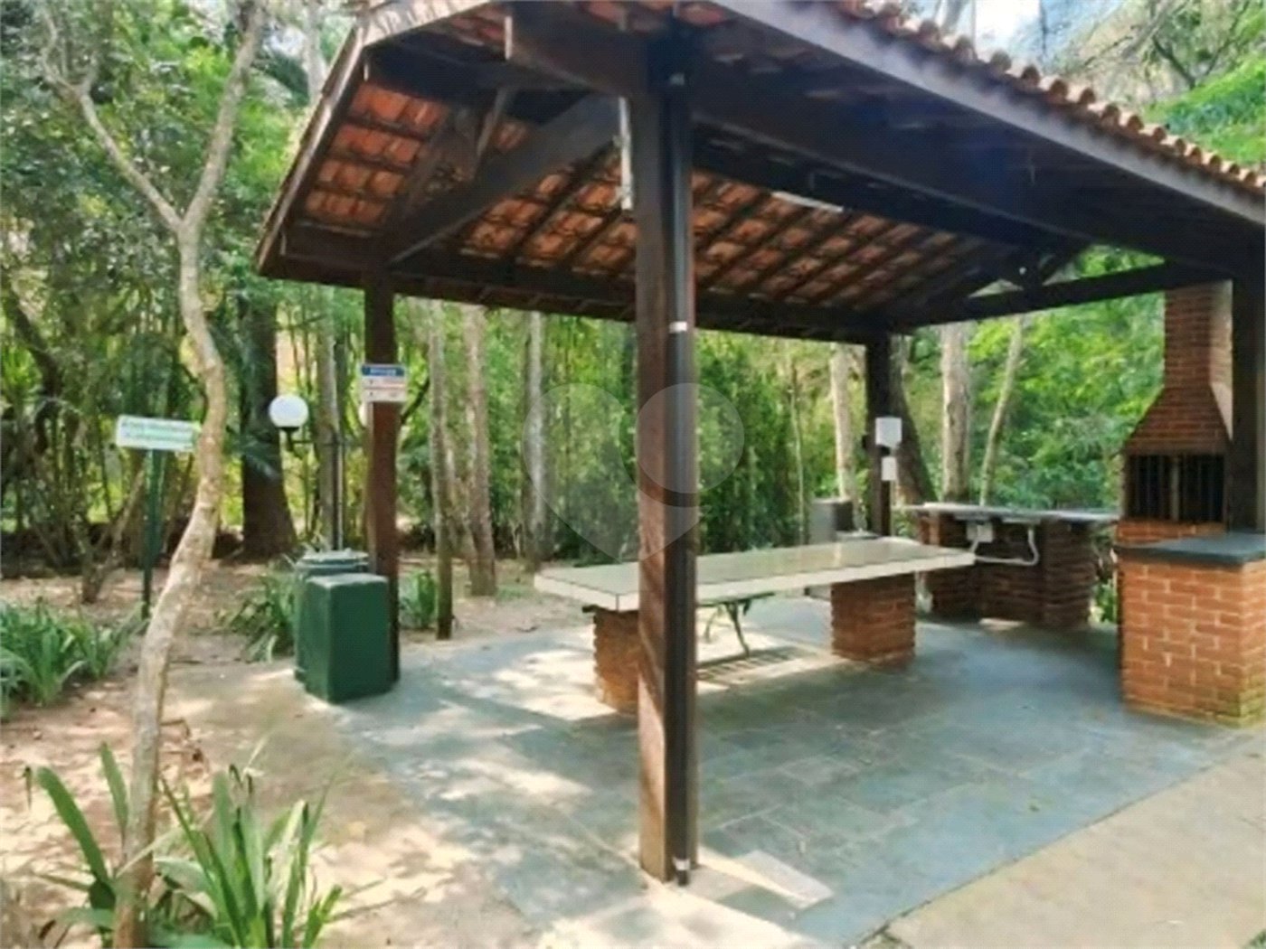 Casa à venda com 5 quartos, sendo 4 suítes, em Transurb, Itapevi, SP