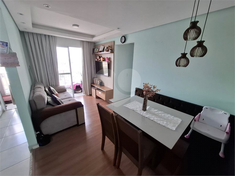 Apartamento à venda com 2 quartos em Vila Carmosina, São Paulo, SP