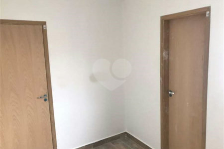 Casa à venda com 2 suítes no condomínio Residence Adelina, São Paulo - SP