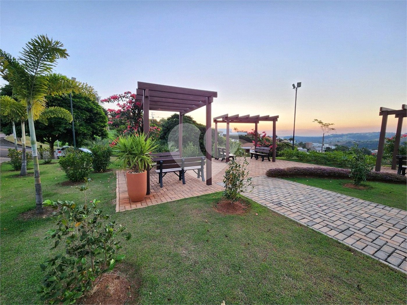 Terreno à venda no condomínio Jardim Primavera, Louveira - SP