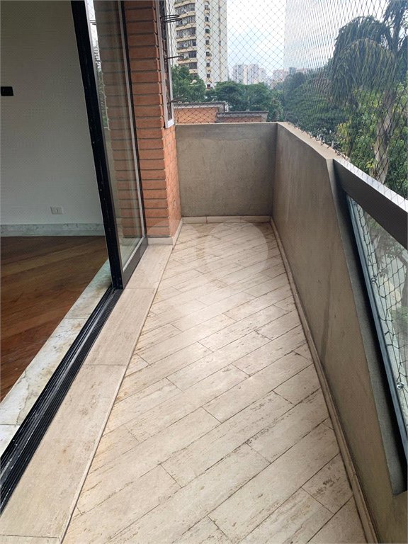 Cobertura à venda com 4 quartos, sendo 3 suítes, em Vila Mariana, São Paulo, SP