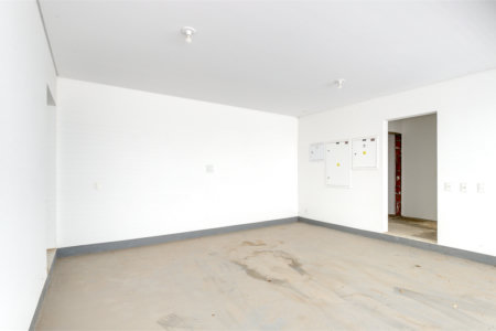 Casa à venda com 4 quartos, sendo 3 suítes, no condomínio Jardim Flora, São Paulo - SP