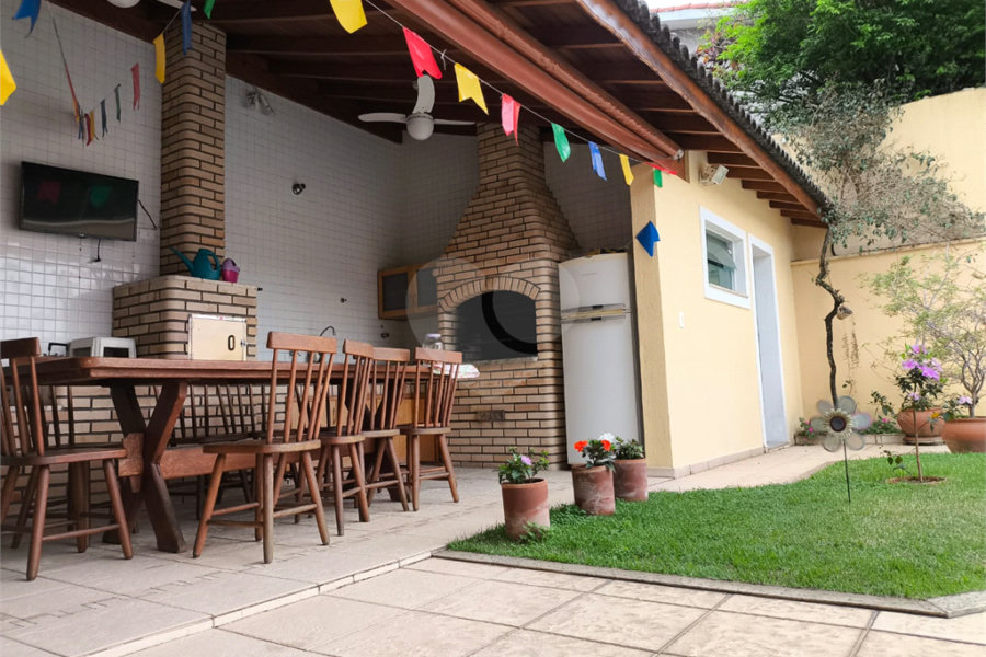 Sobrado à venda com 4 suítes em Jardim Floresta, São Paulo, SP
