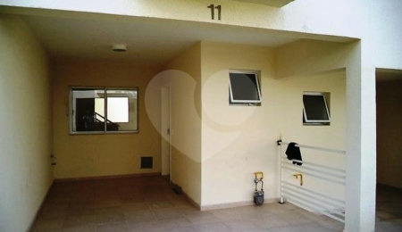 Casa à venda com 2 suítes no condomínio Villagio da Serra, São Paulo - SP