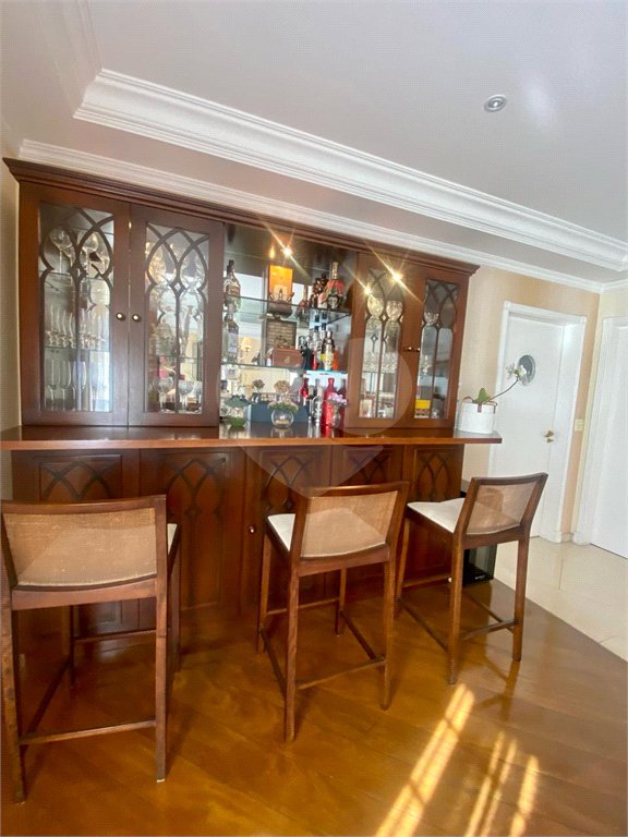 Casa à venda com 4 quartos, sendo 3 suítes, em Jardim Maia, Guarulhos, SP