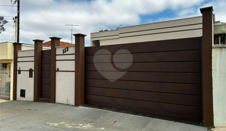 Casa à venda com 3 quartos, sendo 1 suíte, no Centro, Itapetininga, SP