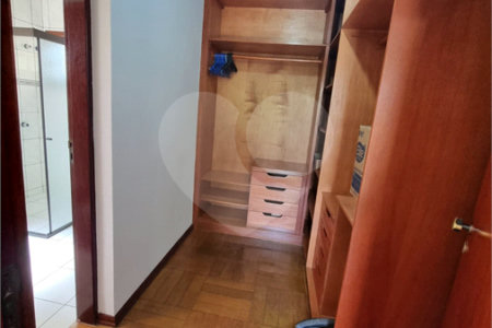 Casa à venda com 4 quartos, sendo 2 suítes, em Bosque, Vinhedo, SP