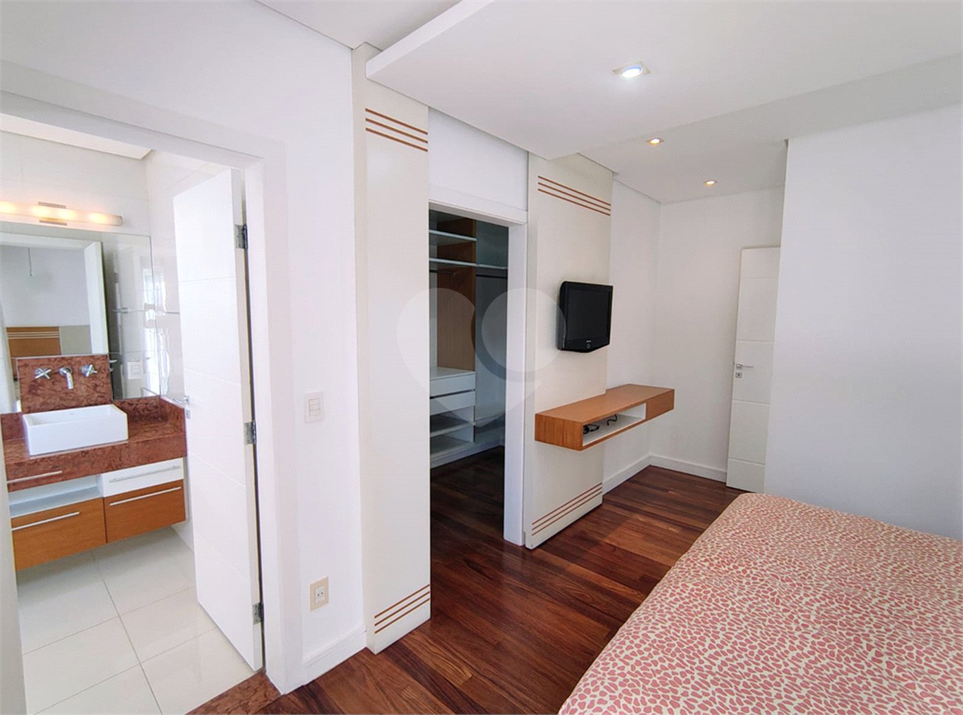 Casa à venda ou para alugar com 4 suítes no condomínio Quinta das Laranjeiras, Jundiaí - SP