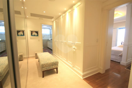Apartamento à venda com 3 suítes em Alto da Boa Vista, São Paulo, SP