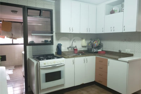 Apartamento à venda com 3 quartos, sendo 1 suíte, em Santo Amaro, São Paulo, SP