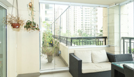 Apartamento à venda com 4 quartos, sendo 2 suítes,  em Moema, São Paulo, SP