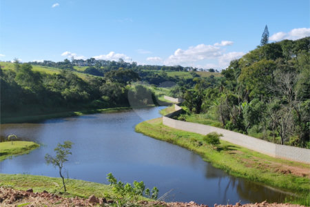 Terreno à venda no condomínio Portal Lamis, Bom Jesus dos Perdões - SP