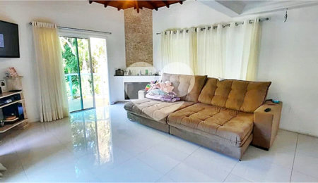 Casa à venda com 4 quartos, sendo 2 suítes, no condomínio Sausalito, Mairiporã - SP