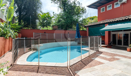 Casa à venda com 4 suítes no condomínio Residencial Chácara Monte Alegre, São Paulo - SP