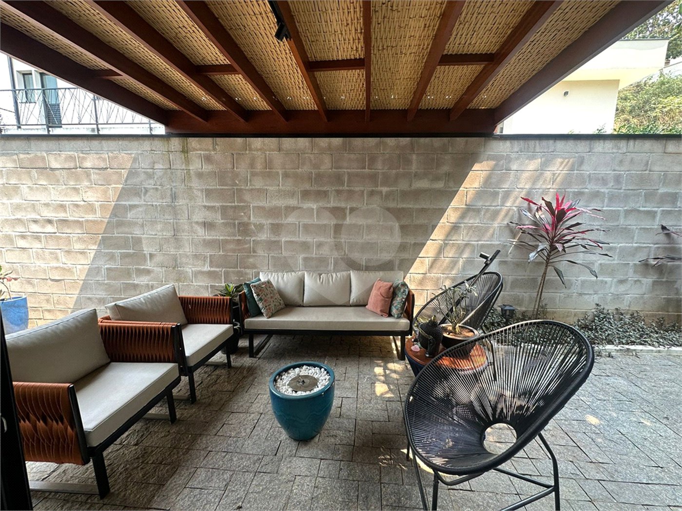 Casa à venda com 3 suítes no condomínio Estância Marambaia, Vinhedo - SP