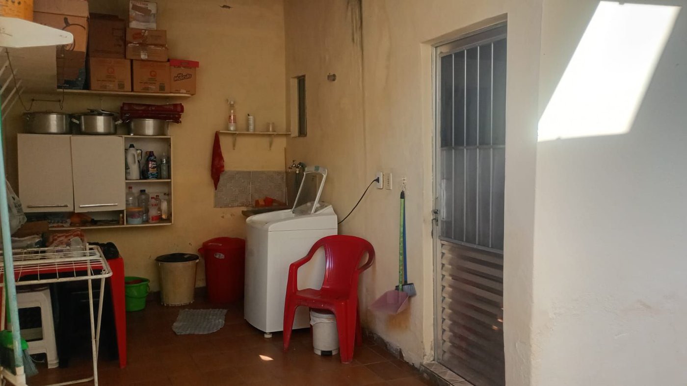 Casa com 3 dormitórios à venda, 140 m² por R$ 425.000,00 - Parque Bitaru - São Vicente/SP