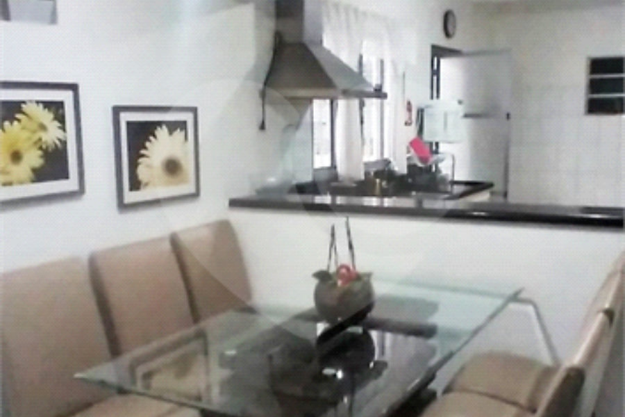 Casa à venda com 4 quartos, sendo 1 suíte, em Santana, São Paulo, SP