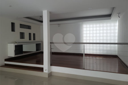 Casa à venda com 4 quartos, sendo 1 suíte,  em Vila Oliveira, Mogi das Cruzes, SP