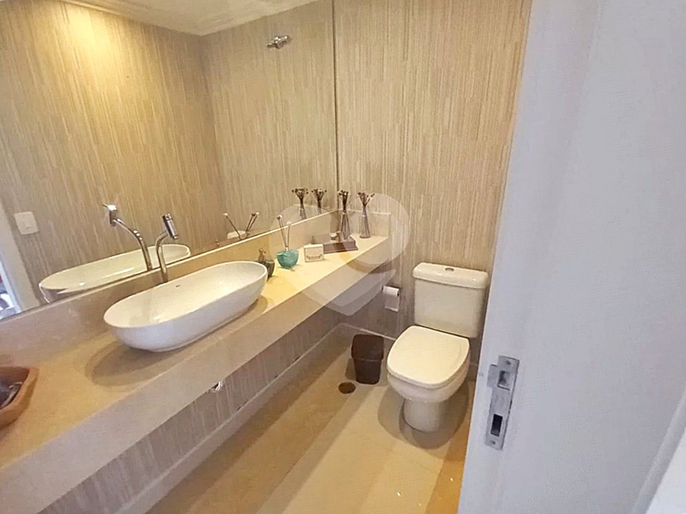 Casa à venda com 4 quartos, sendo 3 suítes,  no condomínio Itatinga 1, São Paulo - SP