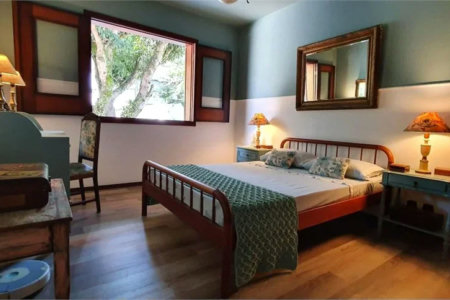 Casa à venda com 5 suítes em Jardim Leonor, São Paulo, SP