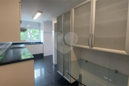 Apartamento à venda com 3 quartos, sendo 1 suíte, em Alto da Boa Vista, São Paulo, SP