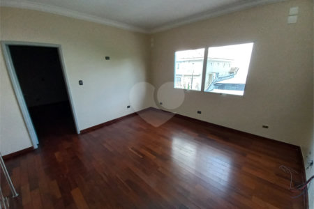 Sobrado à venda com 3 quartos, sendo 1 suíte, em Lar São Paulo, São Paulo, SP
