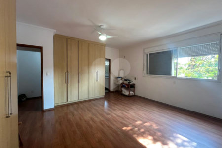 Sobrado à venda com 4 quartos, sendo 1 suíte,  em Vila Cordeiro, São Paulo, SP