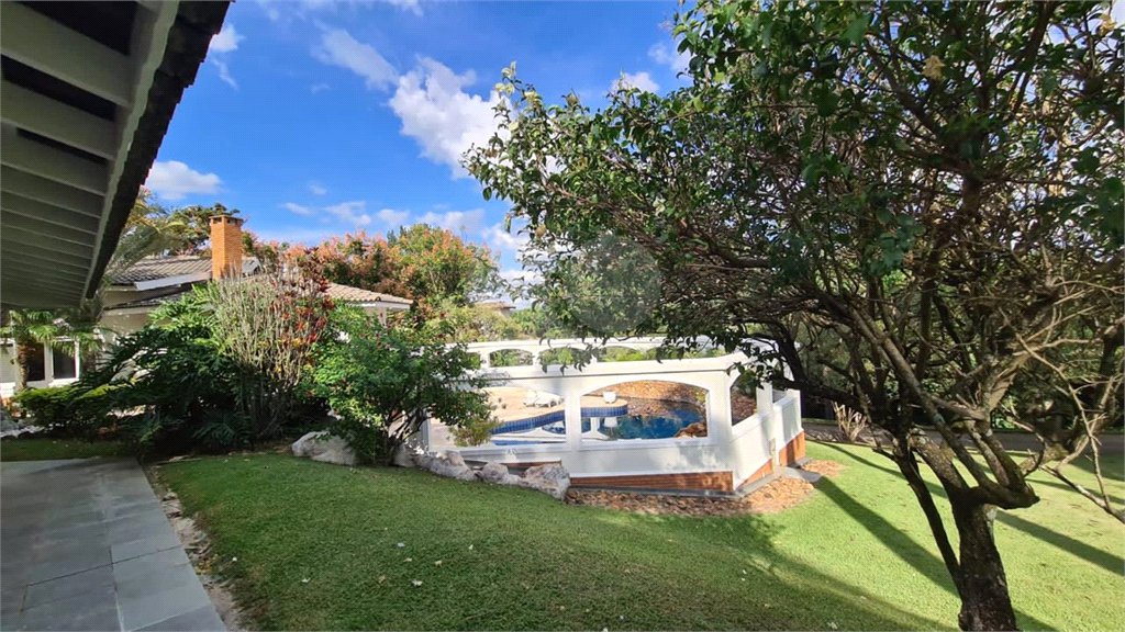 Casa à venda com 5 quartos, sendo 3 suítes, no condomínio Village Sans Souci, Valinhos - SP