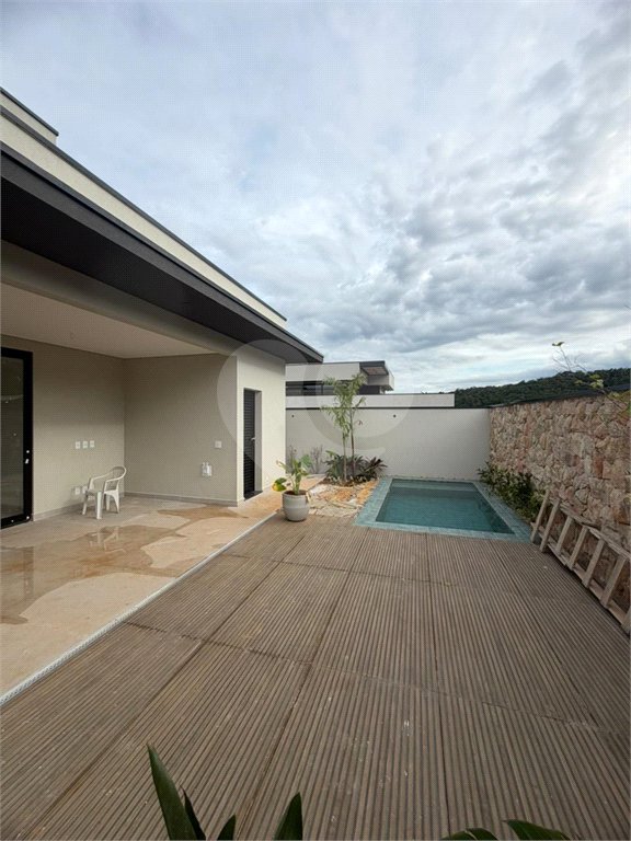 Casa à venda com 3 suítes no condomínio Ecoville Residence, Atibaia - SP