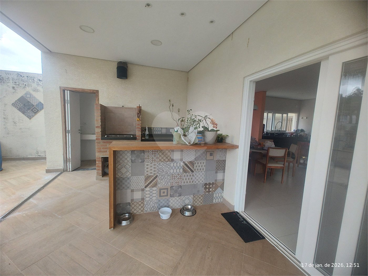 Casa à venda com 5 quartos, sendo 3 suítes, no condomínio Serra da Estrela, Atibaia - SP