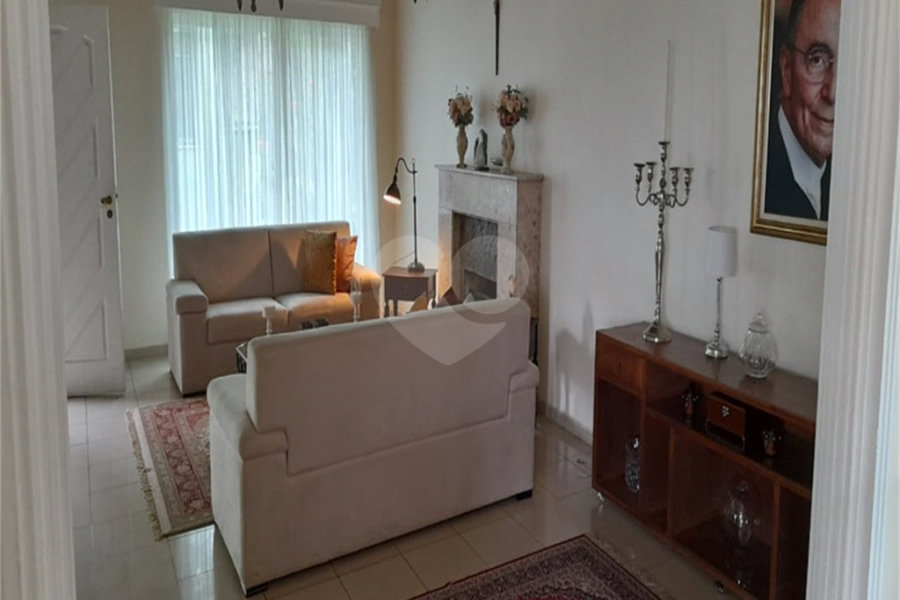 Casa à venda com 5 quartos, sendo 3 suítes,  no condomínio Alpes da Cantareira, Mairiporã - SP