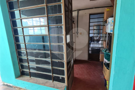 Casa à venda com 6 quartos em Vila dos Remédios, São Paulo, SP