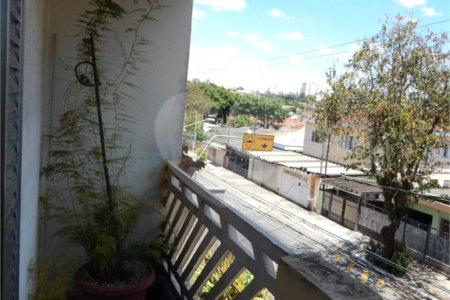 Sobrado à venda com 3 quartos, sendo 1 suíte,  em Parque Maria Domitila, São Paulo, SP
