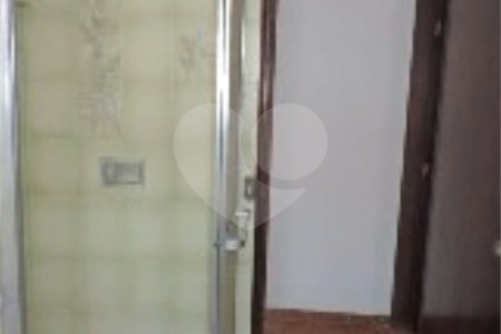 Sobrado à venda com 4 quartos em Vila Ipojuca, São Paulo, SP