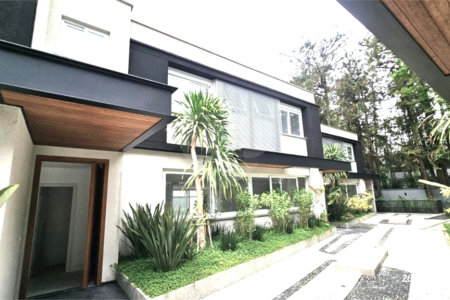 Casa à venda com 4 suítes no condomínio Vila Arese, São Paulo - SP