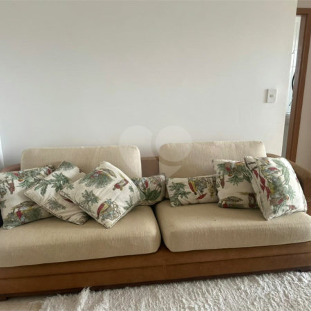Apartamento à venda ou para alugar com 2 quartos, sendo 1 suíte,  em Guilhermina, Praia Grande, SP