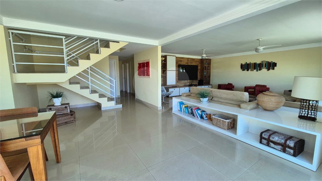 Casa à venda com 6 quartos, sendo 4 suítes, em Ferradura, Armação dos Búzios, RJ