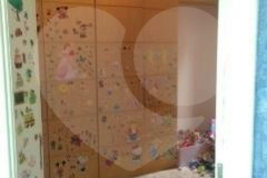 Sobrado à venda com 4 quartos, sendo 2 suítes, em Alpes da Cantareira, Mairiporã, SP