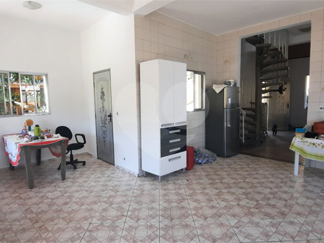 Casa à venda com 3 quartos, sendo 2 suítes,  no condomínio Sausalito, Mairiporã - SP